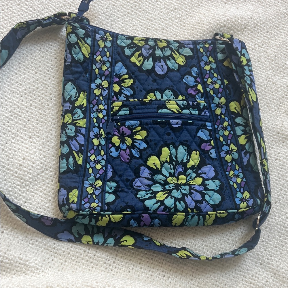 EUC Vera Bradley Quilted Floral Crossbody Bag - Navy Yellow & Teal